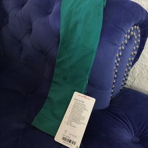NWT- Lululemon zone in crop